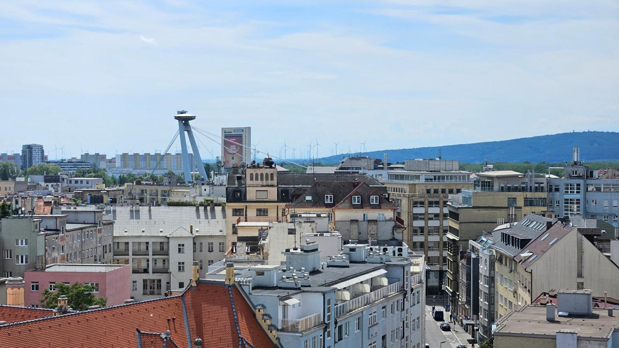 Panorama View Design Apt In Old Town - Free Parking 브라티슬라바 외부 사진