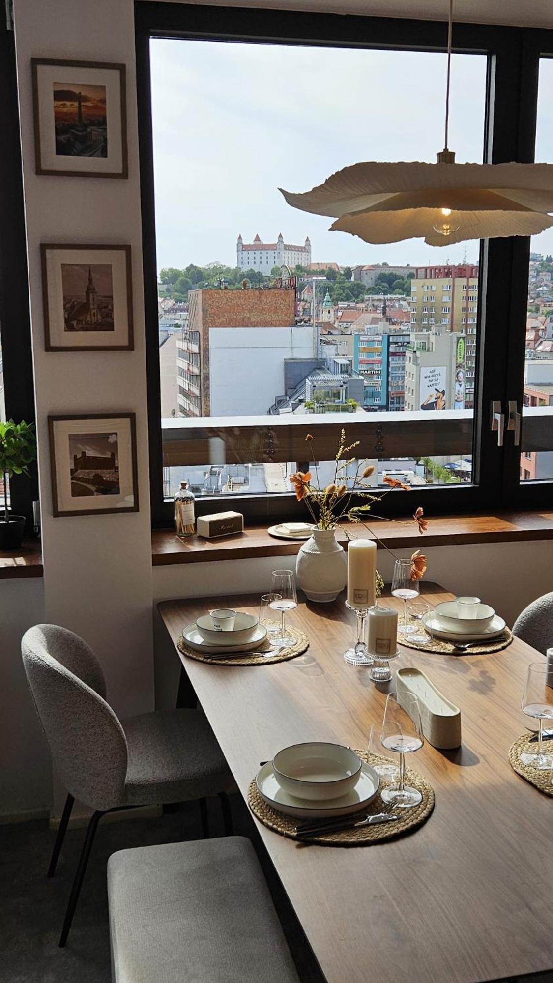 Panorama View Design Apt In Old Town - Free Parking 브라티슬라바 외부 사진